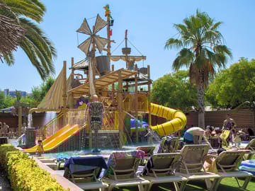 Play at camping la masia