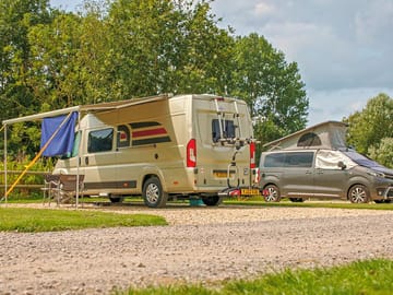 Gravel pitch with electric