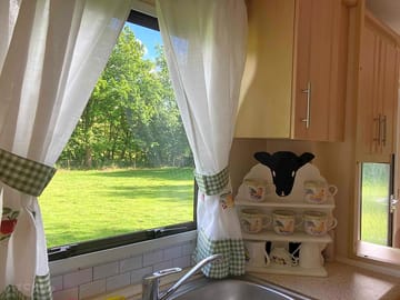 Kitchen comes fully equipped