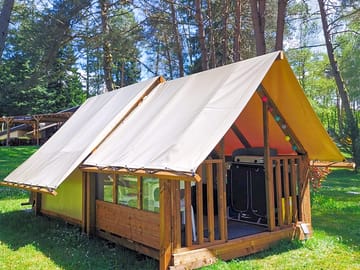 Cyclist friendly safari tent