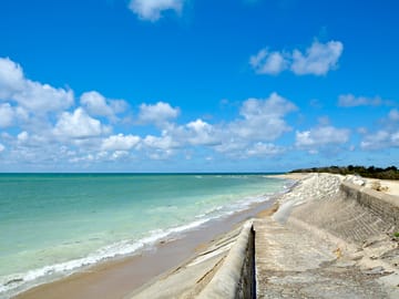 Les grenettes beach