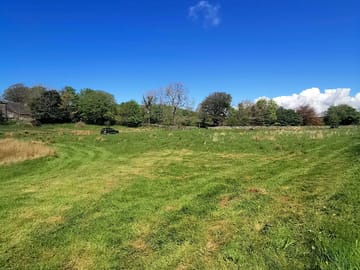 Lots of space to spread out. beautiful scenery!