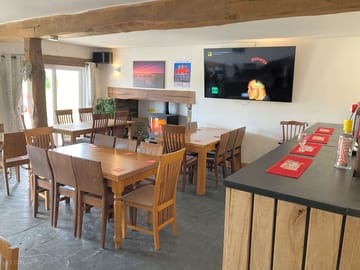 Main bar with sky sport
