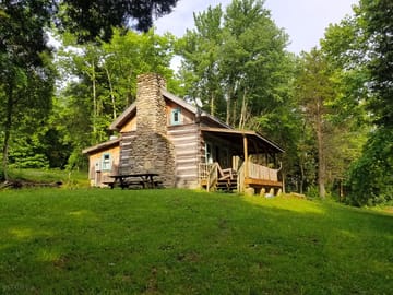 General view of the cabin.