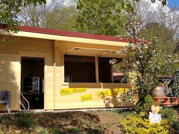 Snack bar