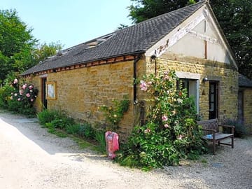 Cotswold stone bathroom block with disabled facilities. kitchen washroom with washer & dryer.