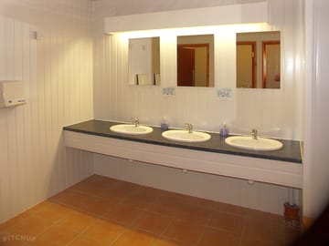 Toilet facilities with free showers, hairdyers and hand dryers