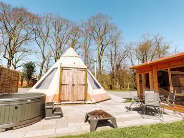 Tipi exterior