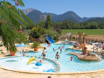 Swimming pools and paddling pool