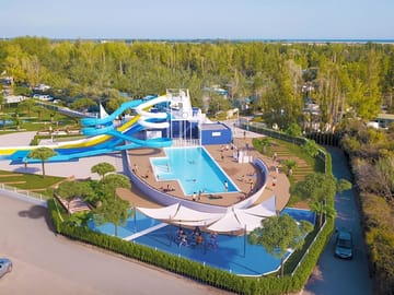 Swimming pool complex