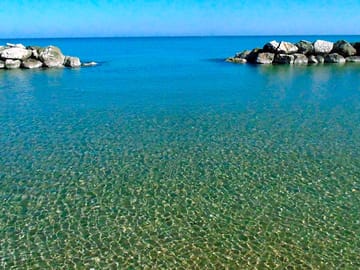 Crystalline shallow waters, perfect for families with young children
