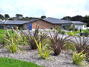 The Boathouse Bar and Restuarnt at Praa Sands