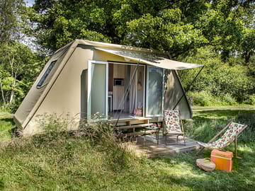 A spacious set-up in green surrounds