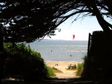 Direct access to the beach