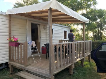 Static caravan, very clean with everything you need. Bbq on the decking