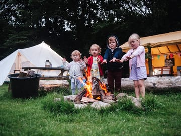 Private camp kitchen and firepit for every pitch