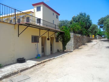 Access to the facilities block