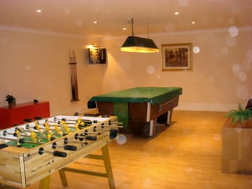 Complimentary use of extensive games room