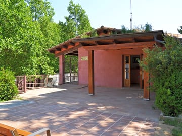 Reception, open during high season
