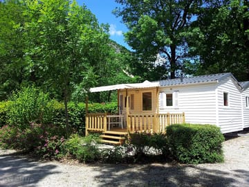 Two-bedroom holiday home with spacious terrace