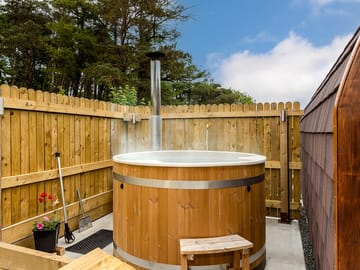 Hot tub carrock squirrel