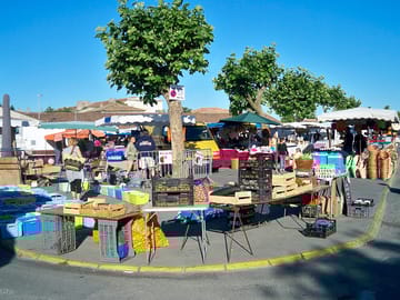 Ars-en-ré market