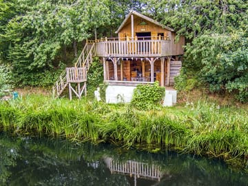 Treehouse sleeping six