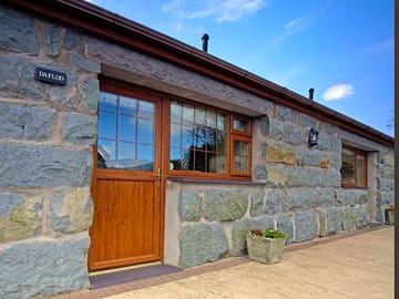 Luxury 2 and 3 bedroom cottage.