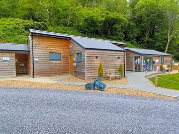 Reception, toilets and washing up