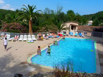 Paddling pool and solarium