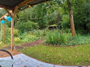 Outdoor area around the caravan