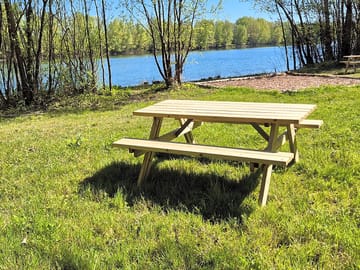 Picnic table with lake views