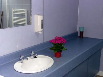 All the usual facilities