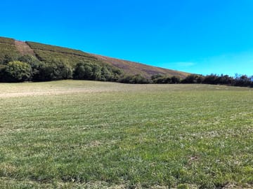 Looking up at nine barrow down