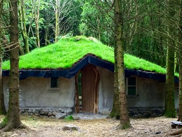 Who lives here, fairy, witch, hobbit or you