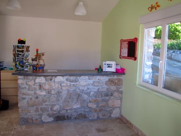 Reception desk