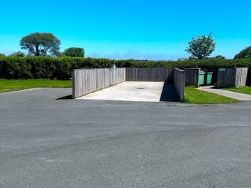 Drive on motorhome point
