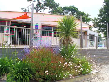 Snack bar