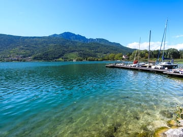 Sailing on lake caldonazzo