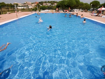 Clear blue outdoor pool
