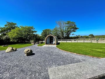 Clychau'r gog outdoor area
