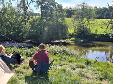 Camp next to the river