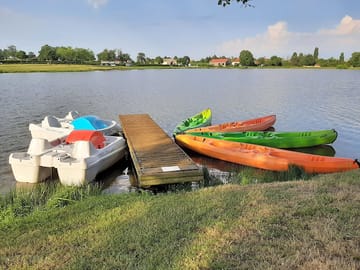 Pedal boats and canoes to hire