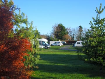 Motorhomes and caravans on bottom pitches