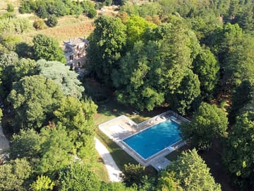 Areal view over the 17th century property