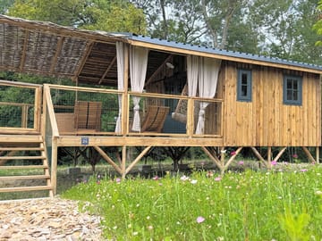 Exterior lodge duo