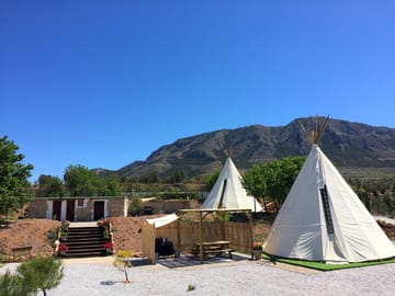 Jabalcon mountain backdrop
