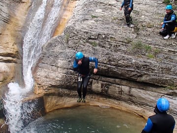 Go canyoning