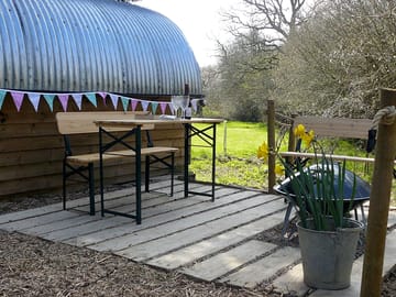 Decking area with fire pit/bbq