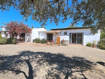 Zorro and Cabra lodges